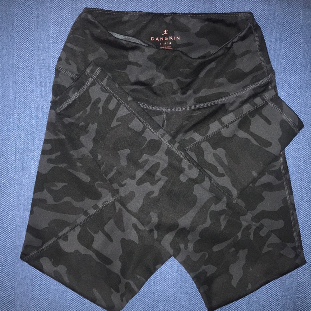 Camo high-waisted leggings
